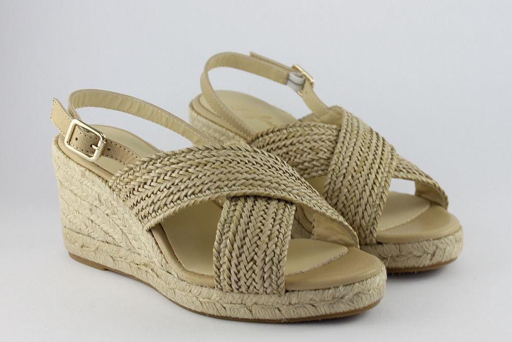 'Gabi' in Natural