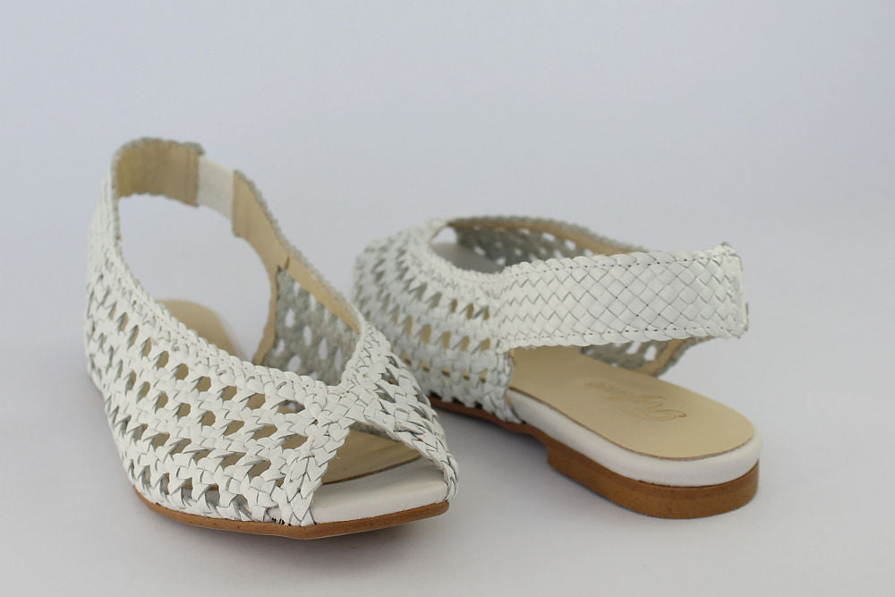 'Vida' in White