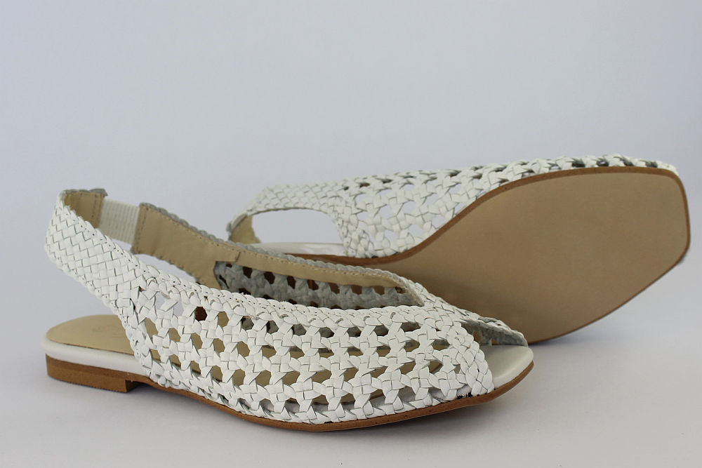 'Vida' in White