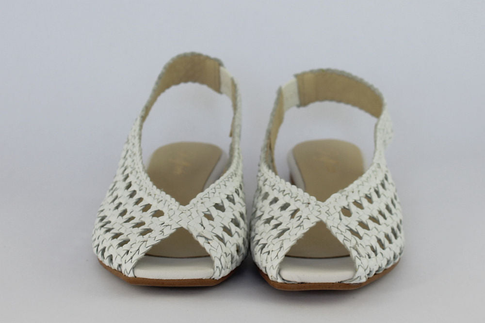 'Vida' in White