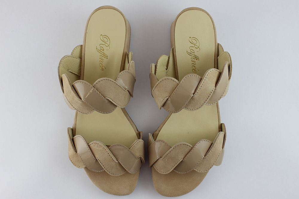 'Lola' in Natural