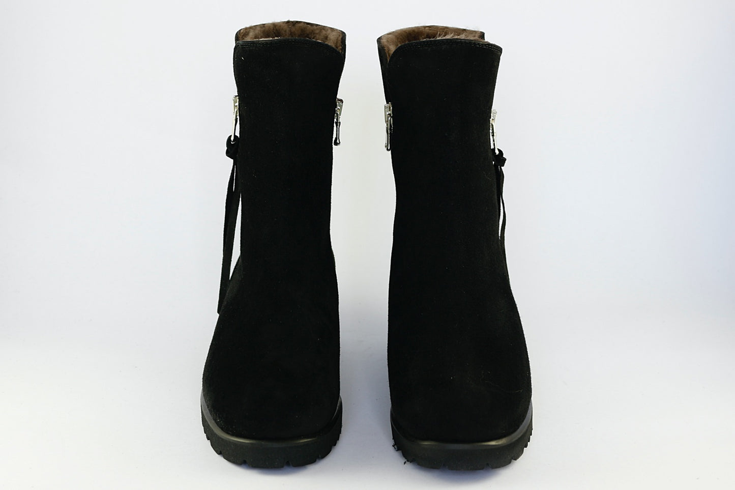 'Como' Sheepskin in Black