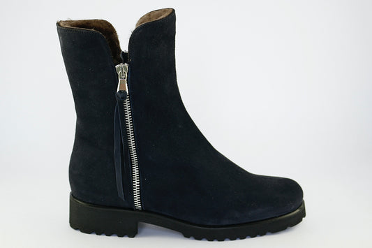 'Como' Sheepskin in Navy