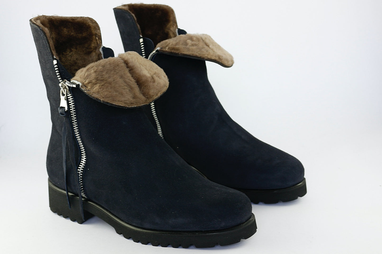'Como' Sheepskin in Navy