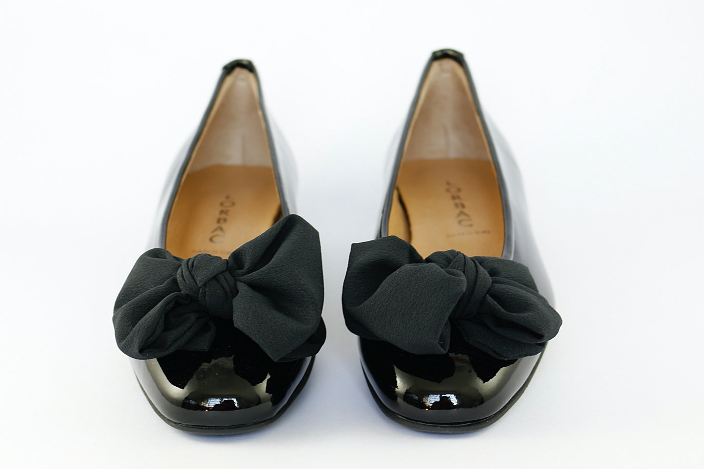 'Tivoli' in Black