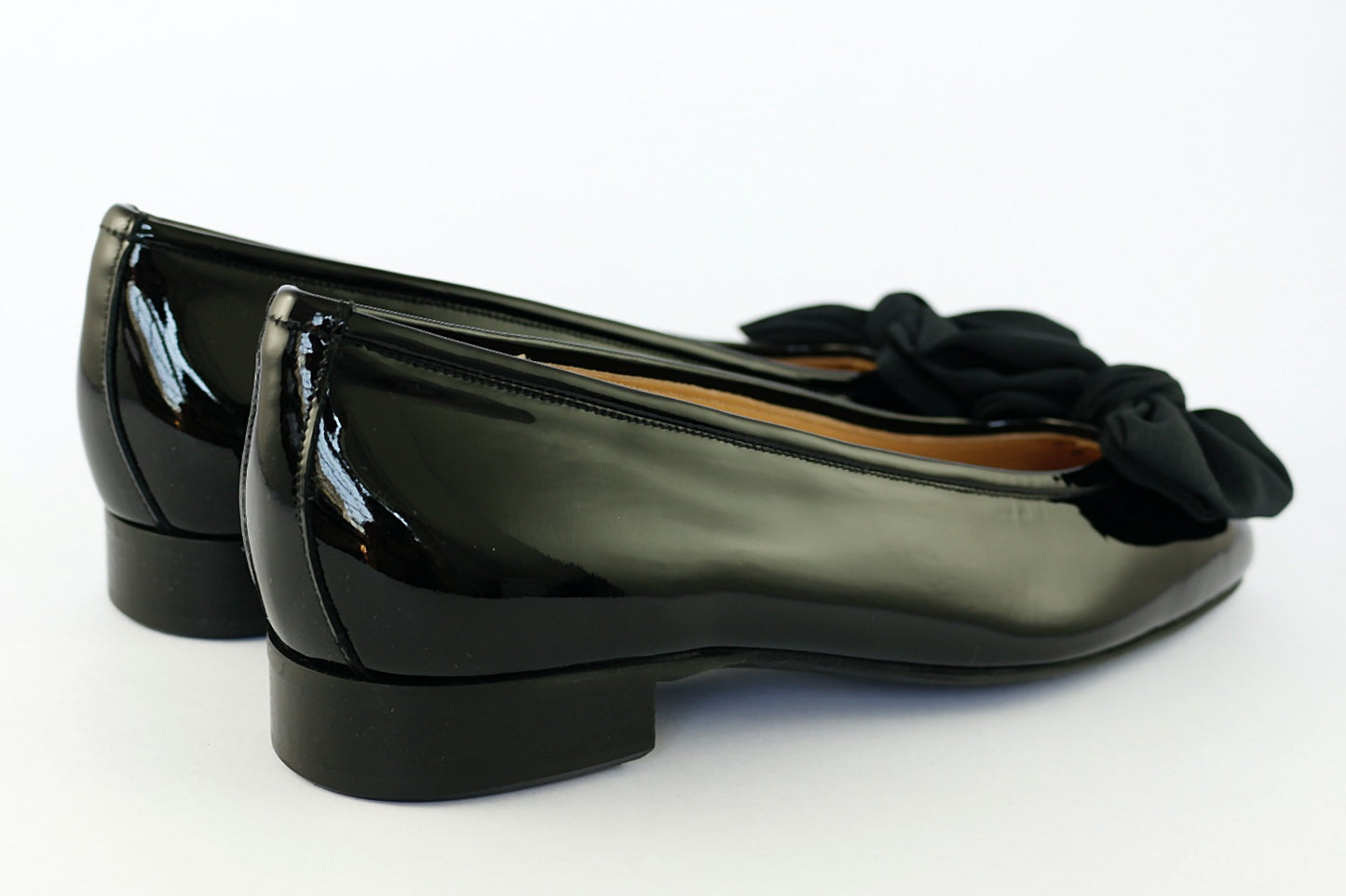 'Tivoli' in Black