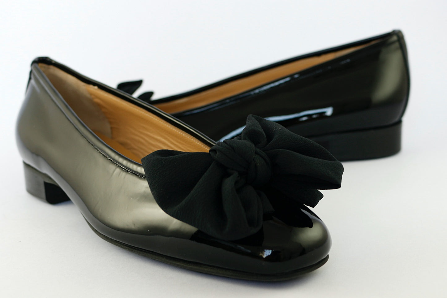 'Tivoli' in Black