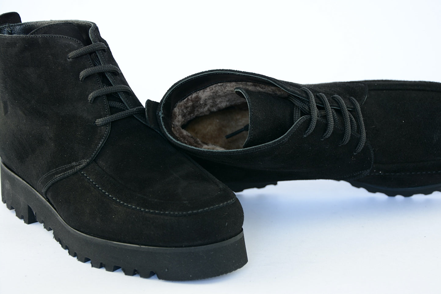 'Trento' in Black