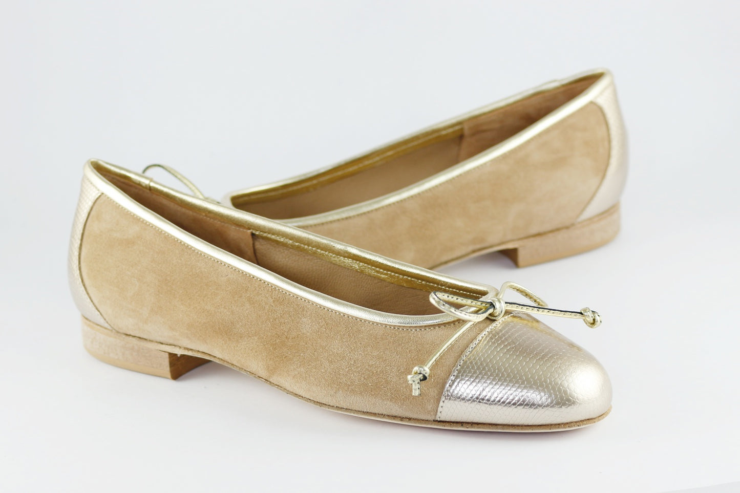 'Urbino' in Biscuit & Gold