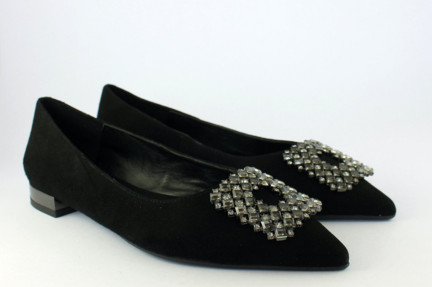 'Cicely' in Black