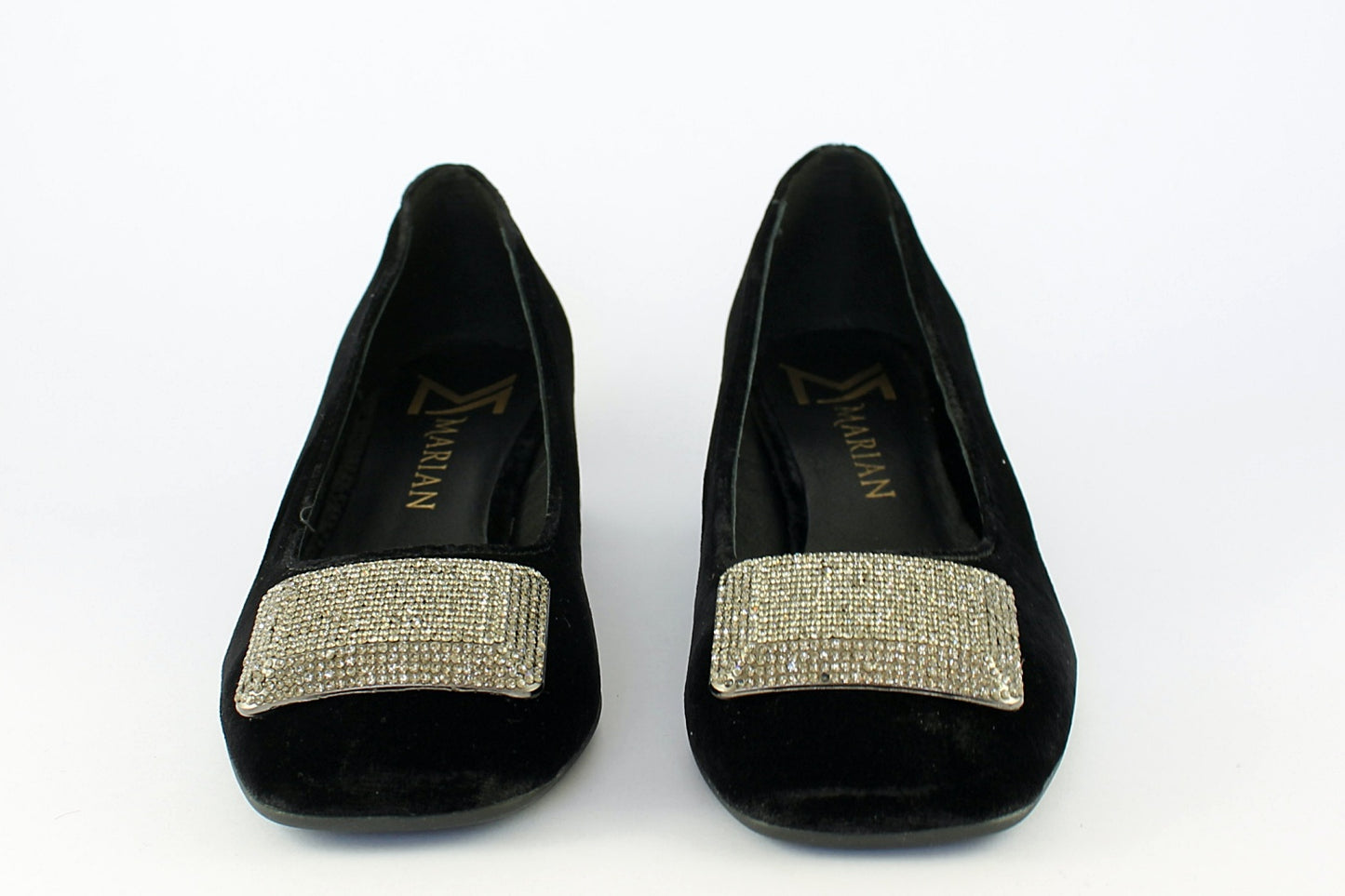 'Isabella' in Black Velvet