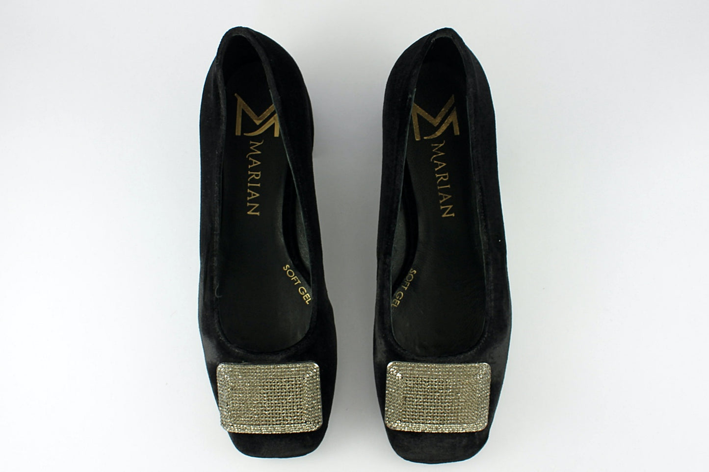 'Isabella' in Black Velvet