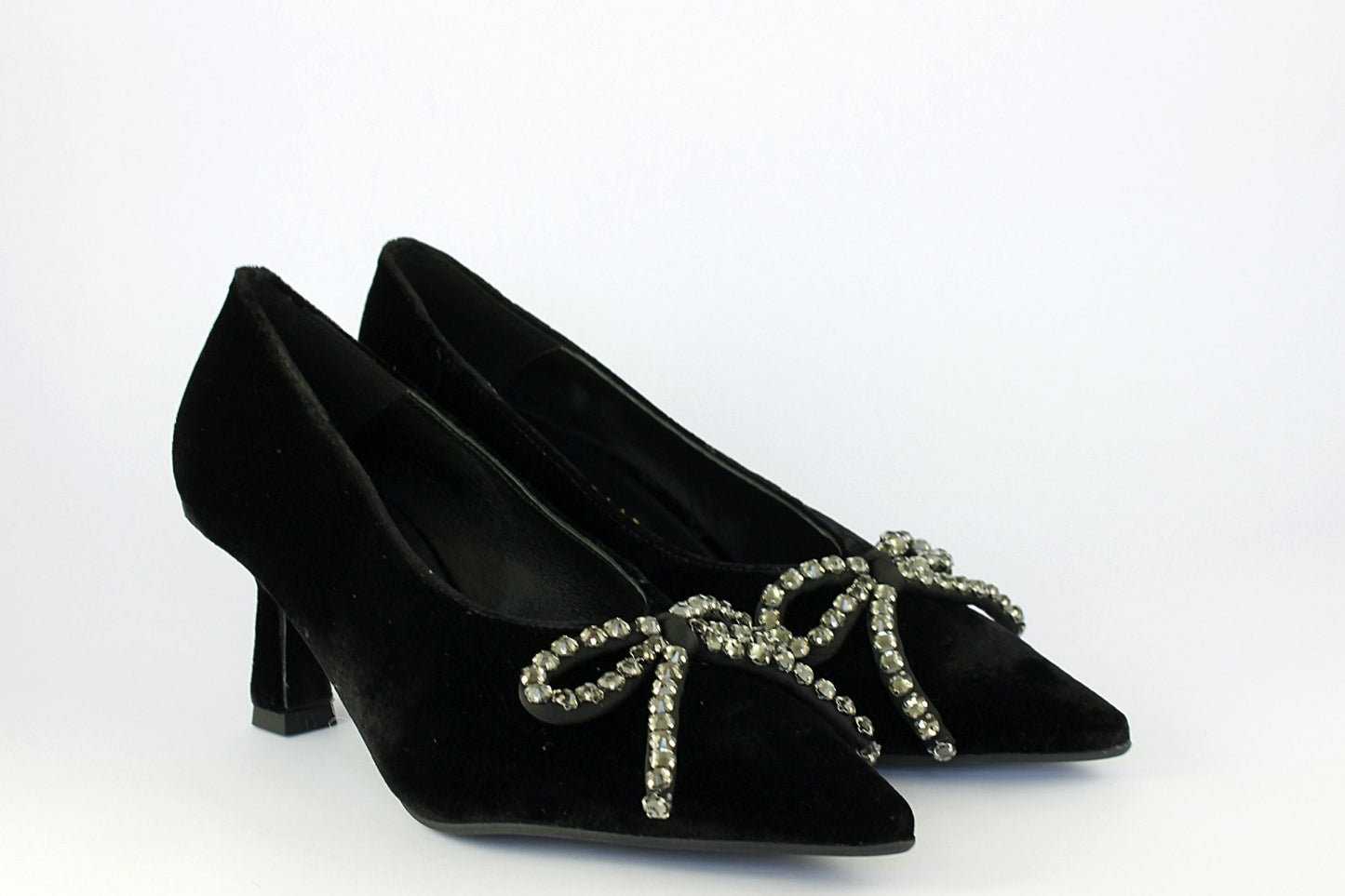 'Lucie' in Black Velvet