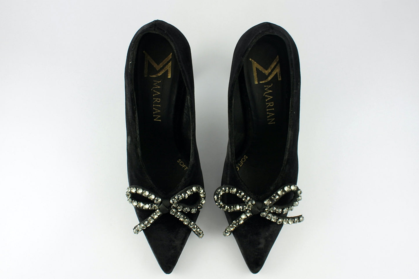 'Lucinda' in Black Velvet