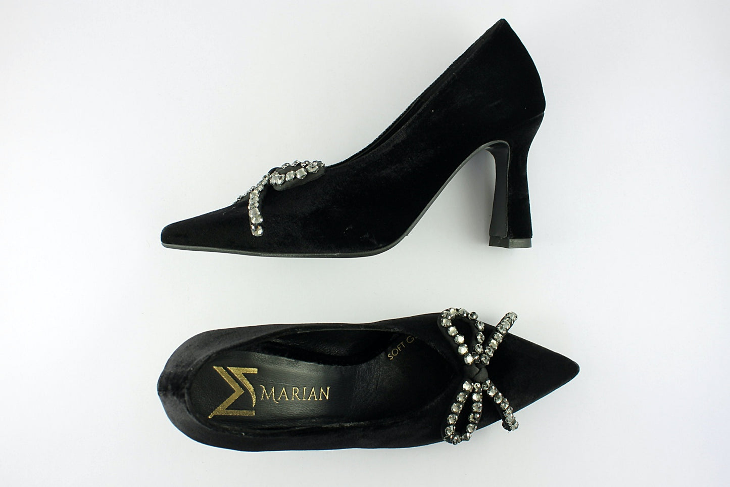 'Lucinda' in Black Velvet