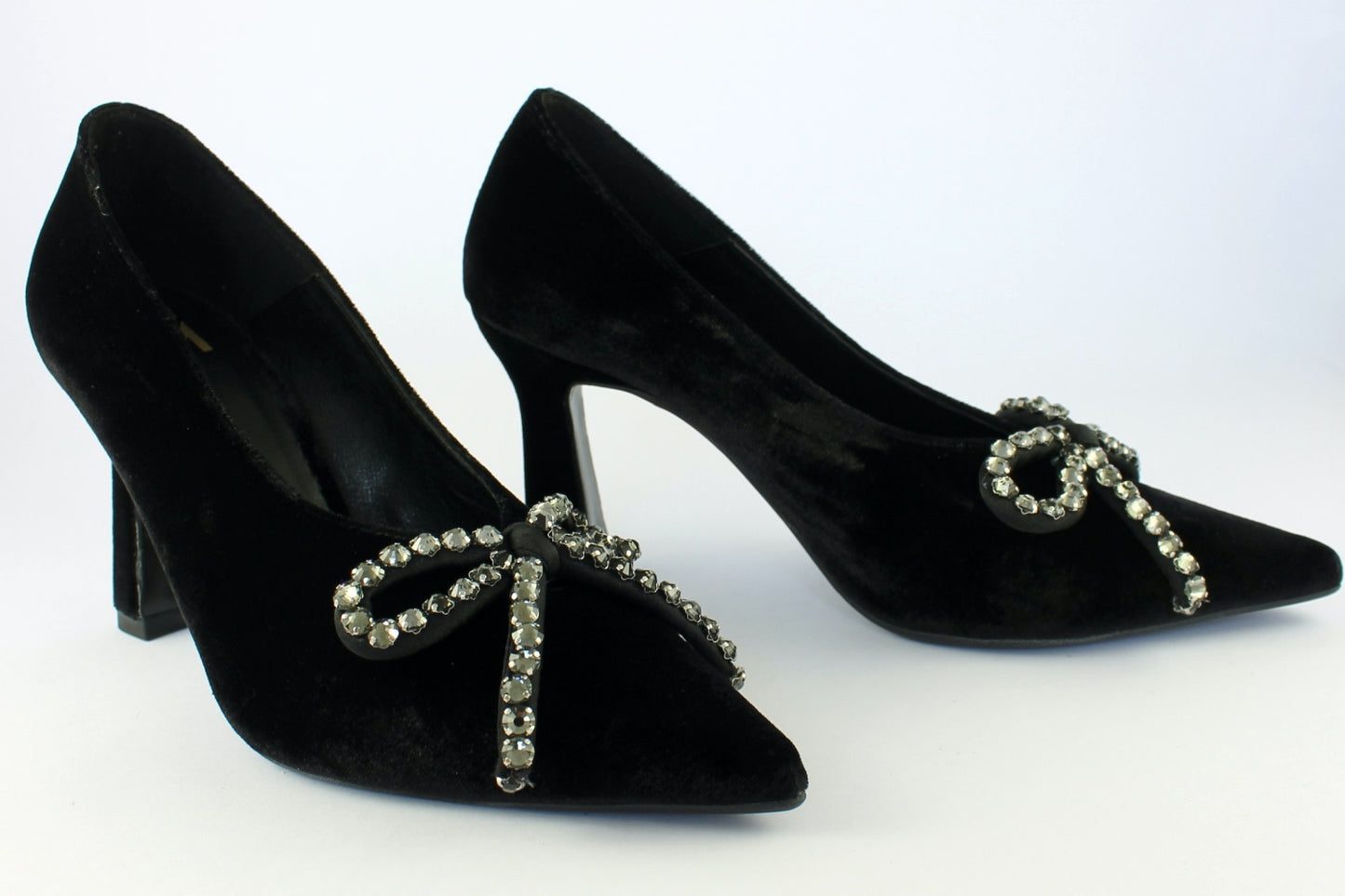 'Lucinda' in Black Velvet