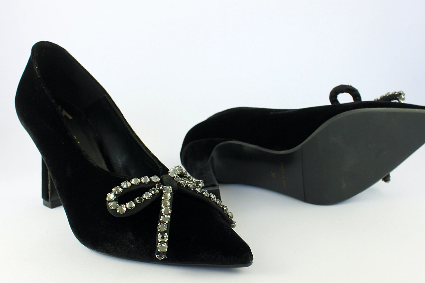 'Lucinda' in Black Velvet