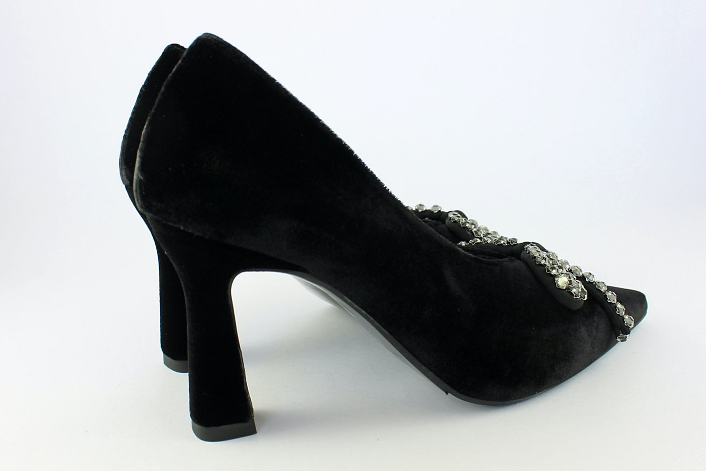 'Lucinda' in Black Velvet