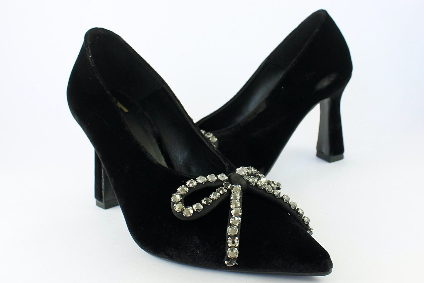 'Lucinda' in Black Velvet