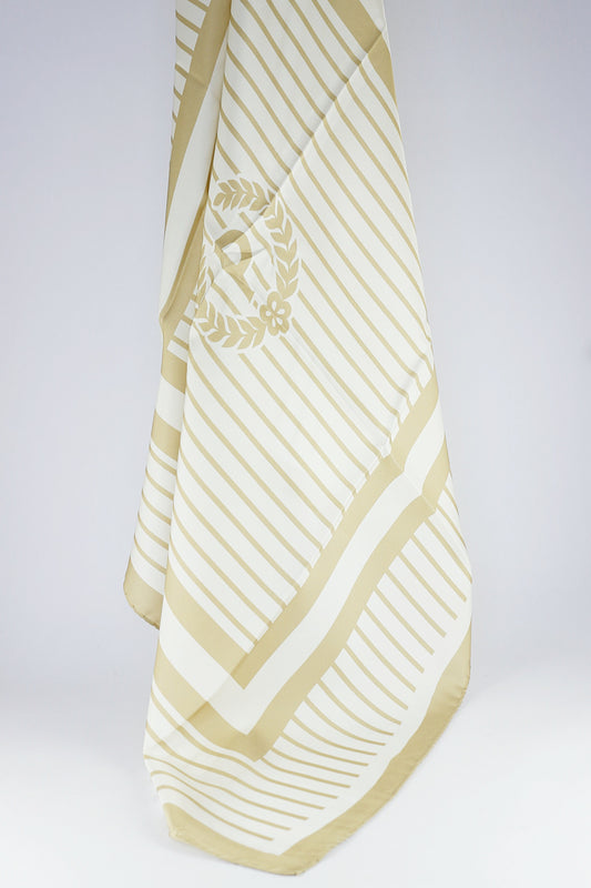 'Crest & Stripe' in Champagne