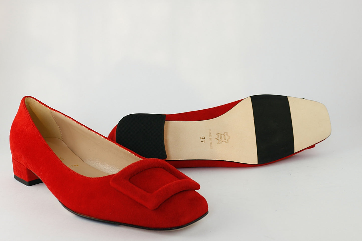 'Pisa' in Red