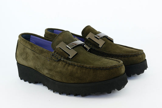 'Hannah' in Olive