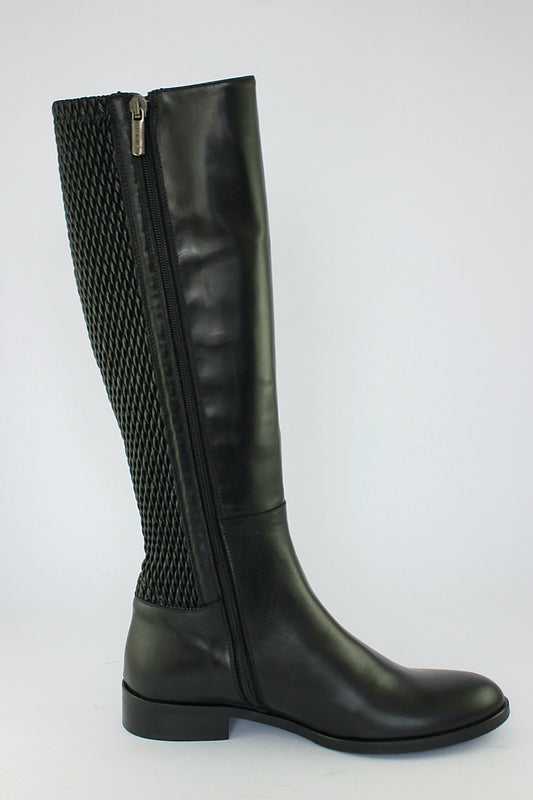 'Lisabetta' in Black