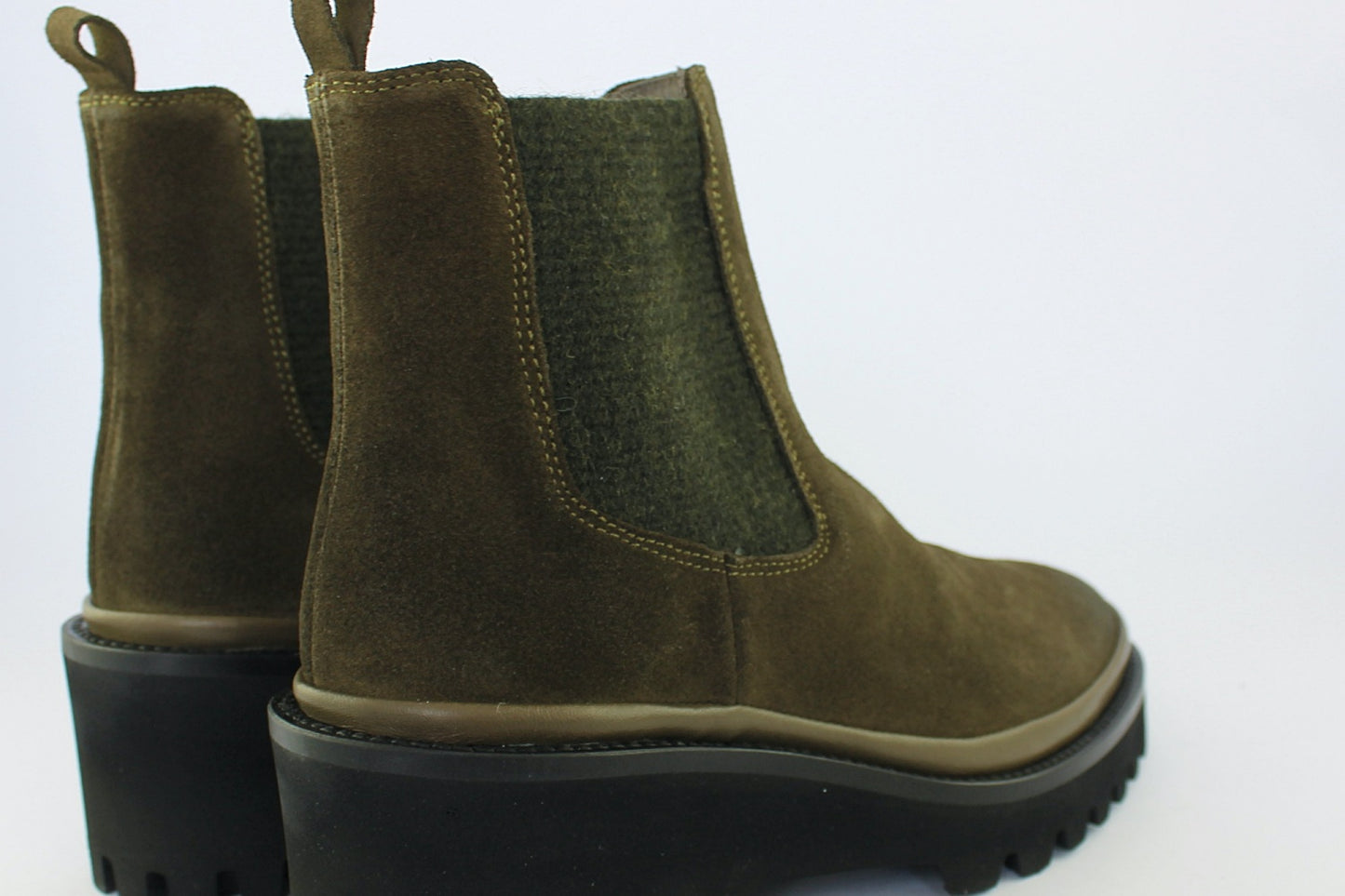 'London' in Olive