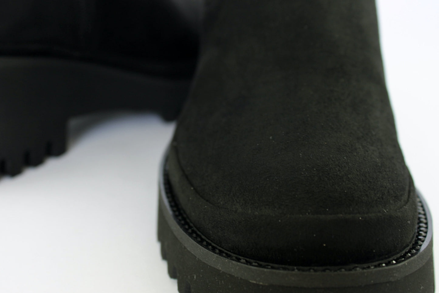 'London' in Black