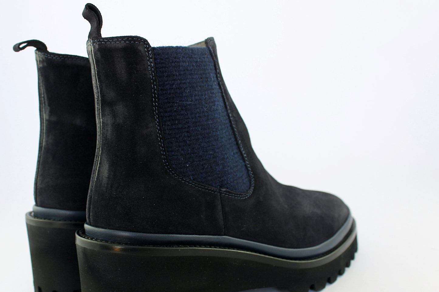 'London' in Navy