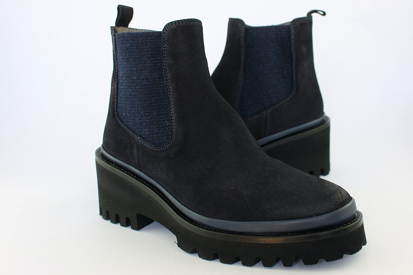 'London' in Navy