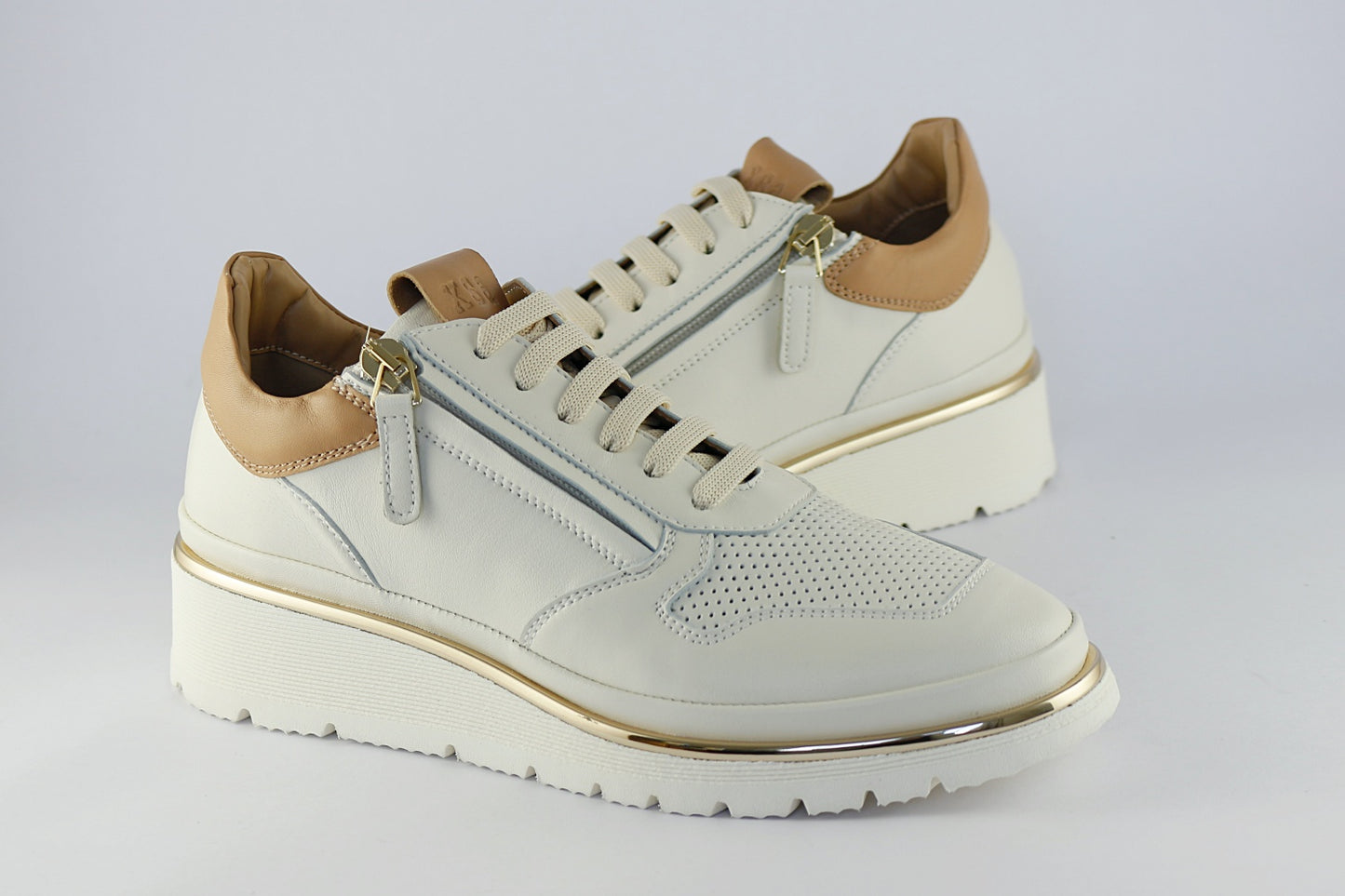 'Marina' in Cream & Tan with Zip