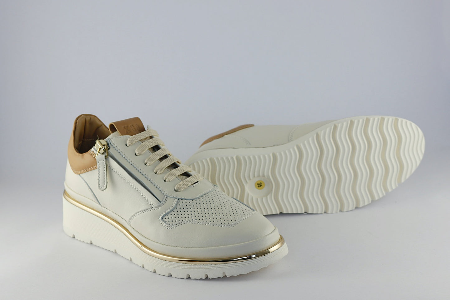 'Marina' in Cream & Tan with Zip