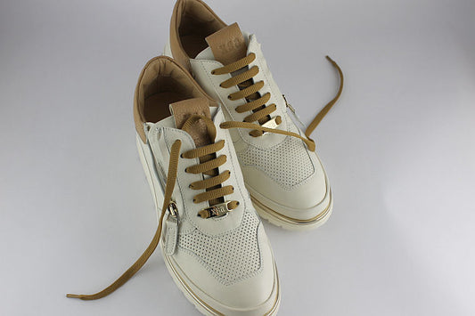 Cream Leather Trainers with Toffee Heel Trim and Zip